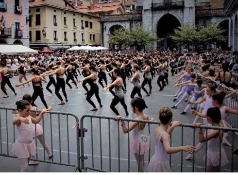 “Zugastitik Oteizara ibilbide dantzatua” eskainiko du Biraka dantza taldeak gaur 19:00etatik aurrera