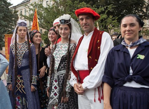 Zuricheko Folklore Jaialdian dantzatuko du Kezka dantza taldeak uztailaren 1etik 3ra