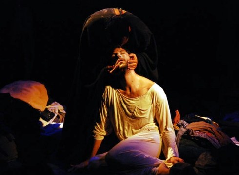 Zuzeneko musikarekin girotutako Lazaro antzezlana gaur Coliseoan