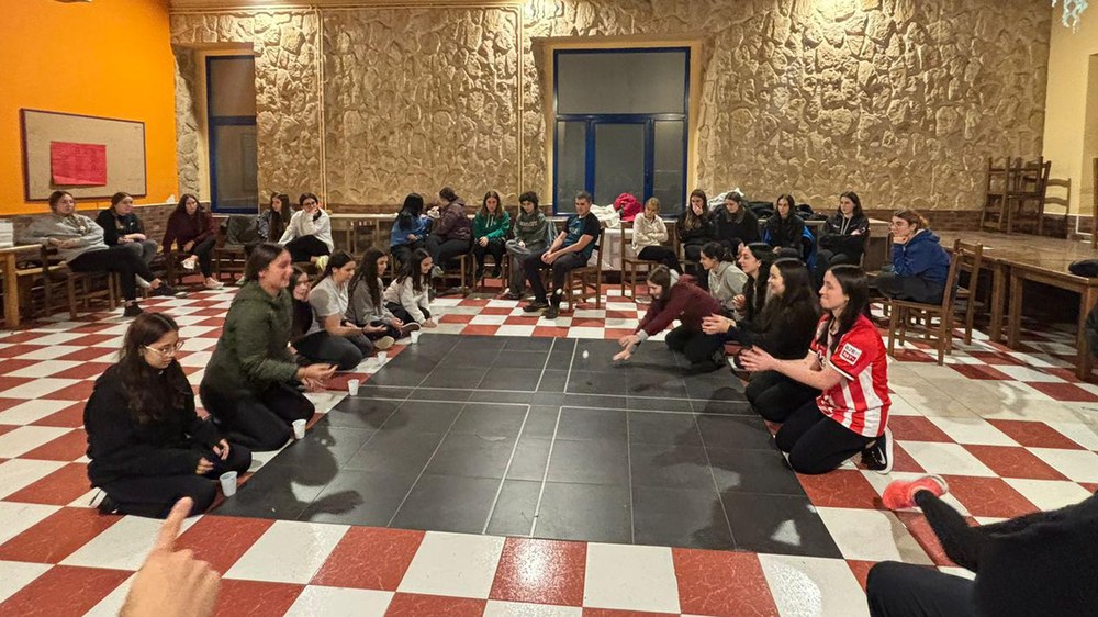 Aisialdiko Begirale titulua eskuratzeko ikastaroa antolatu dute Debabarrena eskualdean bertan