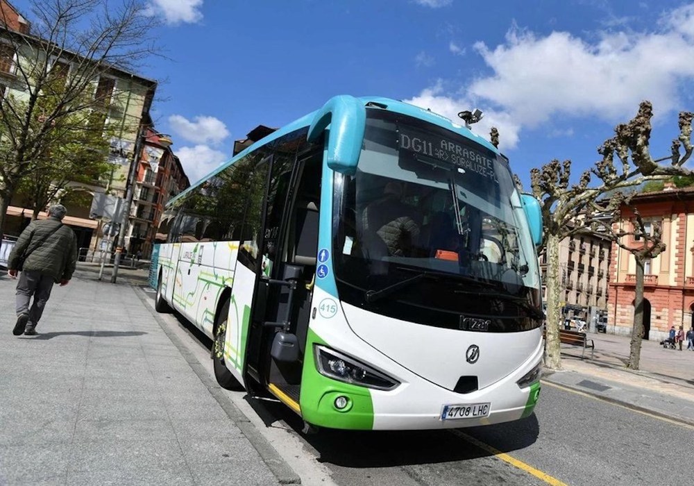 Avanza (Lurraldebus) autobusetako langileen ordezkariek aurre-akordioa adostu dute enpresarekin