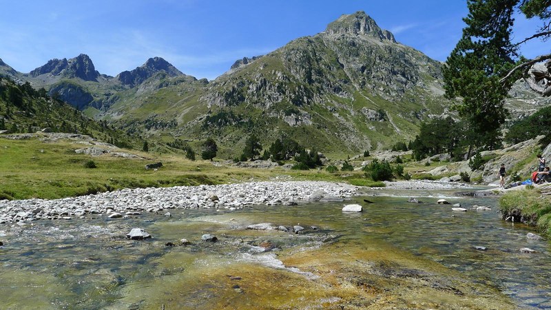 Deporreko eta Morkaikoko mendizaleek Pirinioetara irteera egingo dute uztailaren 18an eta 19an