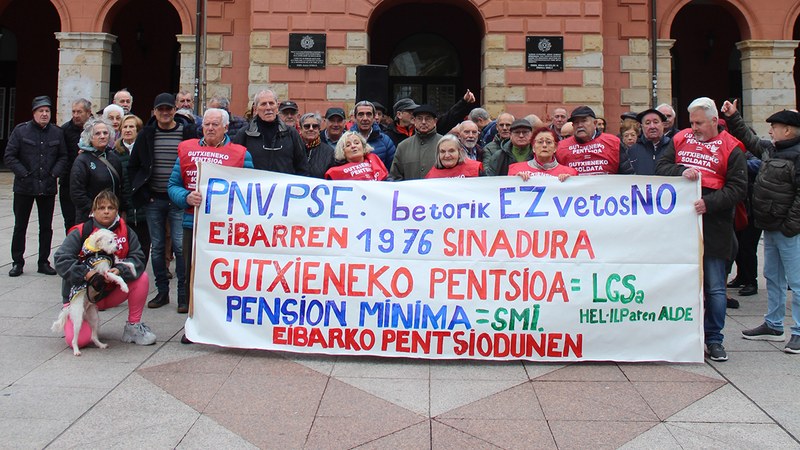Etenik ez duen zortzi urteko borroka ospatzeko manifestazioa deitu dute pentsiodunek biharko