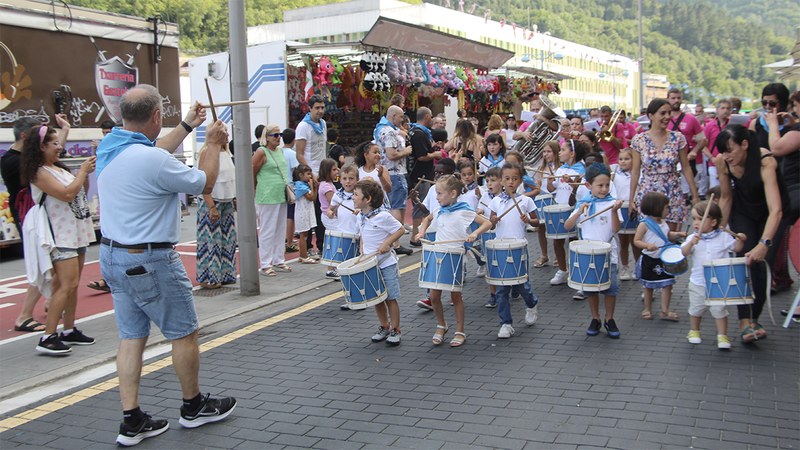 Gaur 19:00etan jaurtiko dute Amañako jaien hasierako txupinazoa
