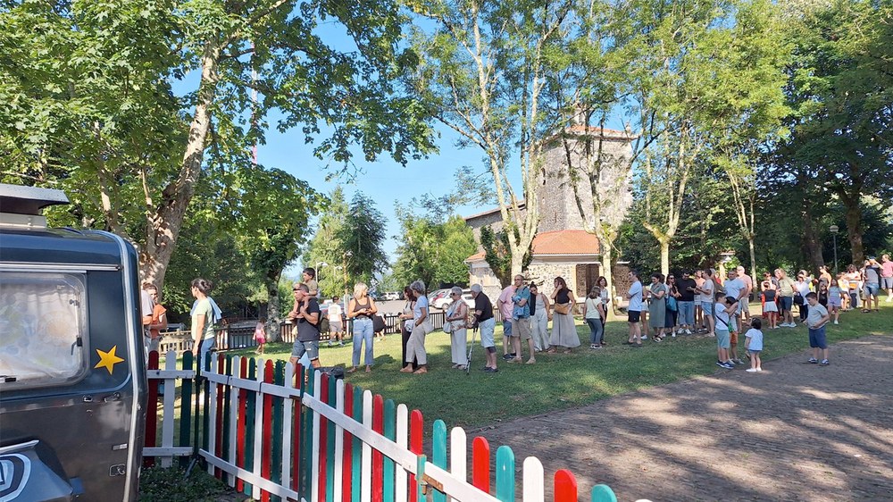 Gure Zirkuko lantaldea eskerrona emanez