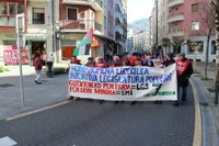 Gutxieneko pentsioak gutxieneko soldatarekin parekatzea eskatu zuten manifestazioan