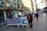 Gutxieneko pentsioak gutxieneko soldatarekin parekatzea eskatu zuten manifestazioan