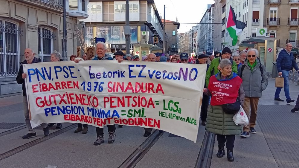 Gutxieneko pentsioak LGS-rekin parekatu arte osatzea eskatzen jarraituko dute pentsiodunek