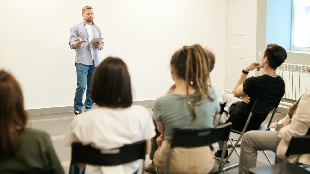 Irekita dago HAZILAN+ programan izena emateko epea, kualifikazioa duten langabetuen laneratzea sustatzeko