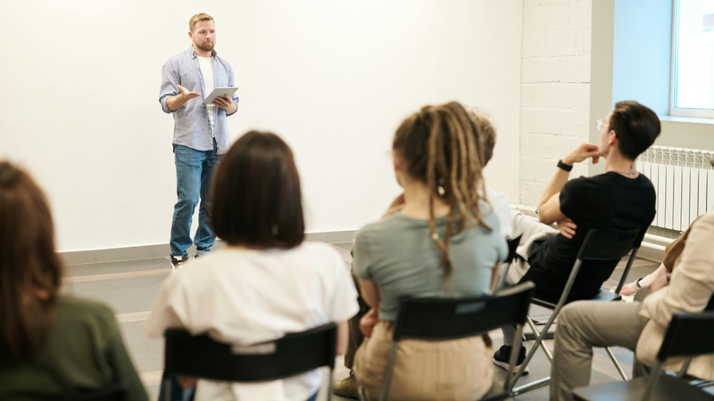 Irekita dago HAZILAN+ programan izena emateko epea, kualifikazioa duten langabetuen laneratzea sustatzeko