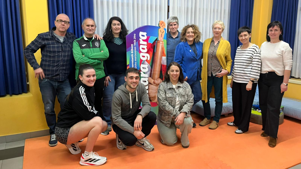 Kilometroak baino gehiago: Korrikaren atzean dagoen herri lana