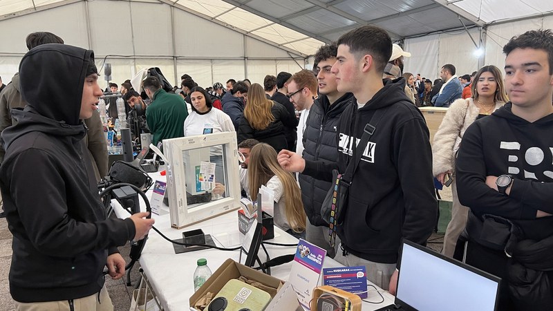 Lanbide Heziketako 3.000 ikasletik gora elkartu dira Ikasenpresa Azokan