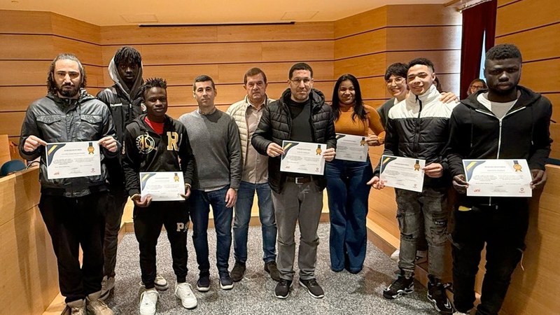 Oinarrizko euskara agiria jaso dute "Debabarrena Integra–Bat Eginez" egitasmoko 6 ikaslek