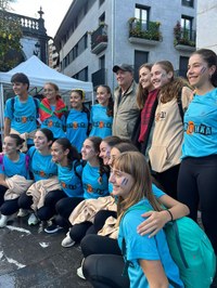 "Salto-saltoka" lelopean, jai giro paregabea sortu da Elgoibarren ospatu den Kilometroak jaian "Salto-saltoka" lelopean, jai giro paregabea sortu da Elgoibarren ospatu den Kilometroak jaian