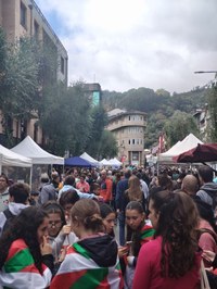 "Salto-saltoka" lelopean, jai giro paregabea sortu da Elgoibarren ospatu den Kilometroak jaian "Salto-saltoka" lelopean, jai giro paregabea sortu da Elgoibarren ospatu den Kilometroak jaian