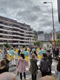"Salto-saltoka" lelopean, jai giro paregabea sortu da Elgoibarren ospatu den Kilometroak jaian "Salto-saltoka" lelopean, jai giro paregabea sortu da Elgoibarren ospatu den Kilometroak jaian