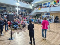 "Salto-saltoka" lelopean, jai giro paregabea sortu da Elgoibarren ospatu den Kilometroak jaian "Salto-saltoka" lelopean, jai giro paregabea sortu da Elgoibarren ospatu den Kilometroak jaian