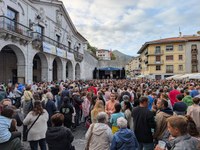 "Salto-saltoka" lelopean, jai giro paregabea sortu da Elgoibarren ospatu den Kilometroak jaian "Salto-saltoka" lelopean, jai giro paregabea sortu da Elgoibarren ospatu den Kilometroak jaian