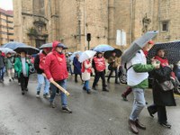 Zortzi urteko borroka ospatzeko manifestazioa egin dute pentsiodunek Zortzi urteko borroka ospatzeko manifestazioa egin dute pentsiodunek