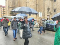 Zortzi urteko borroka ospatzeko manifestazioa egin dute pentsiodunek Zortzi urteko borroka ospatzeko manifestazioa egin dute pentsiodunek
