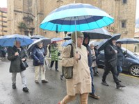 Zortzi urteko borroka ospatzeko manifestazioa egin dute pentsiodunek Zortzi urteko borroka ospatzeko manifestazioa egin dute pentsiodunek