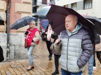 Zortzi urteko borroka ospatzeko manifestazioa egin dute pentsiodunek Zortzi urteko borroka ospatzeko manifestazioa egin dute pentsiodunek