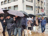Zortzi urteko borroka ospatzeko manifestazioa egin dute pentsiodunek Zortzi urteko borroka ospatzeko manifestazioa egin dute pentsiodunek